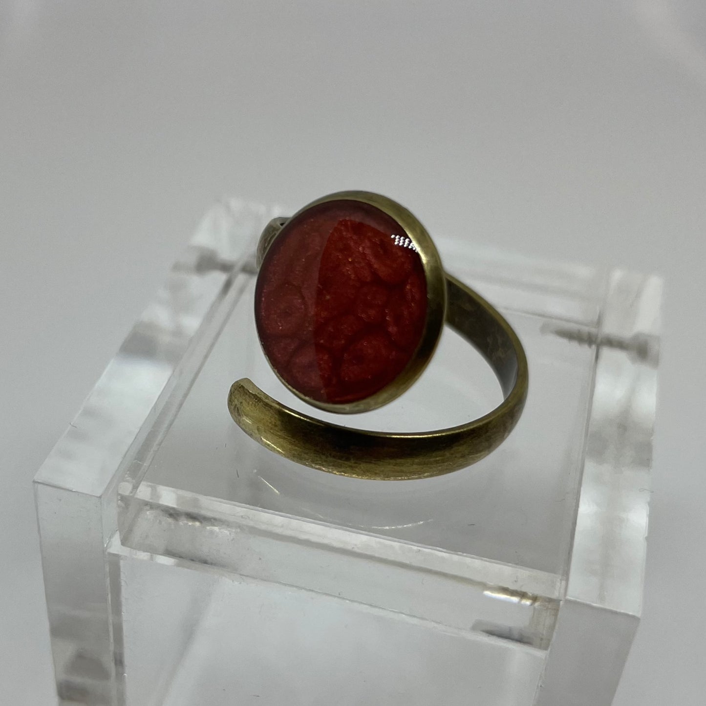 Anello a serpente in bronzo 'vassoio singolo', regolabile, dipinto e vetrificato a mano