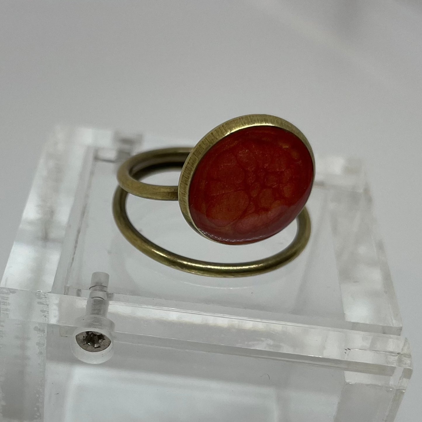 Anello a serpente in bronzo 'vassoio singolo', regolabile, dipinto e vetrificato a mano