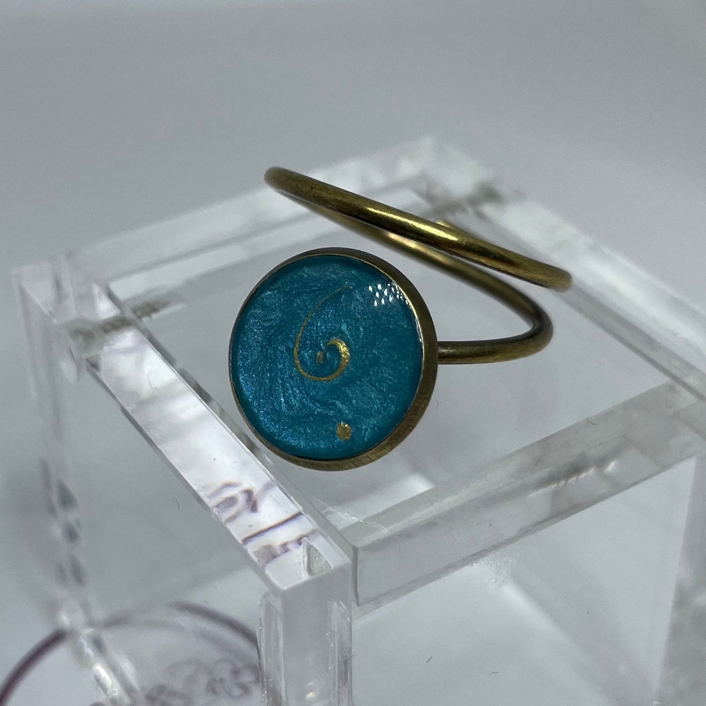 Anello a serpente 'doppio giro vassoio singolo' in bronzo, regolabile, dipinto e vetrificato a mano