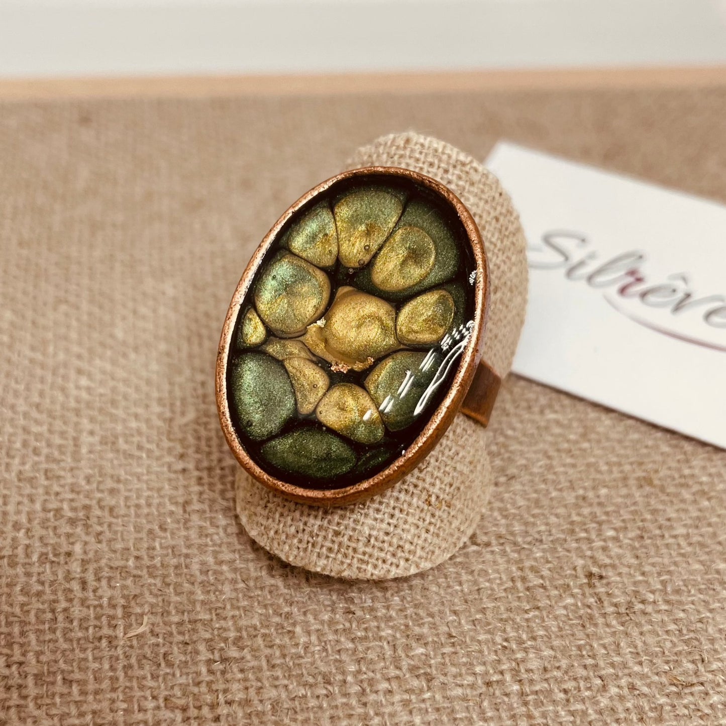 Anello ovale in rame, regolabile, dipinto e vetrificato a mano
