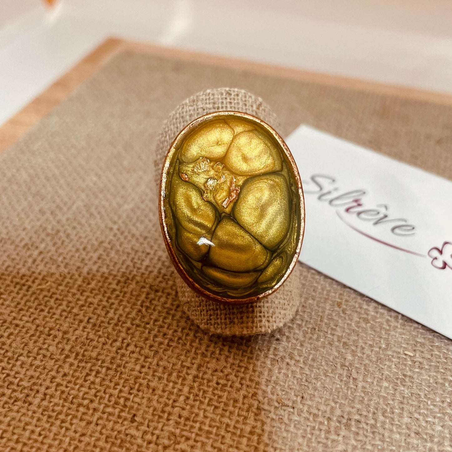 Anello ovale in rame, regolabile, dipinto e vetrificato a mano