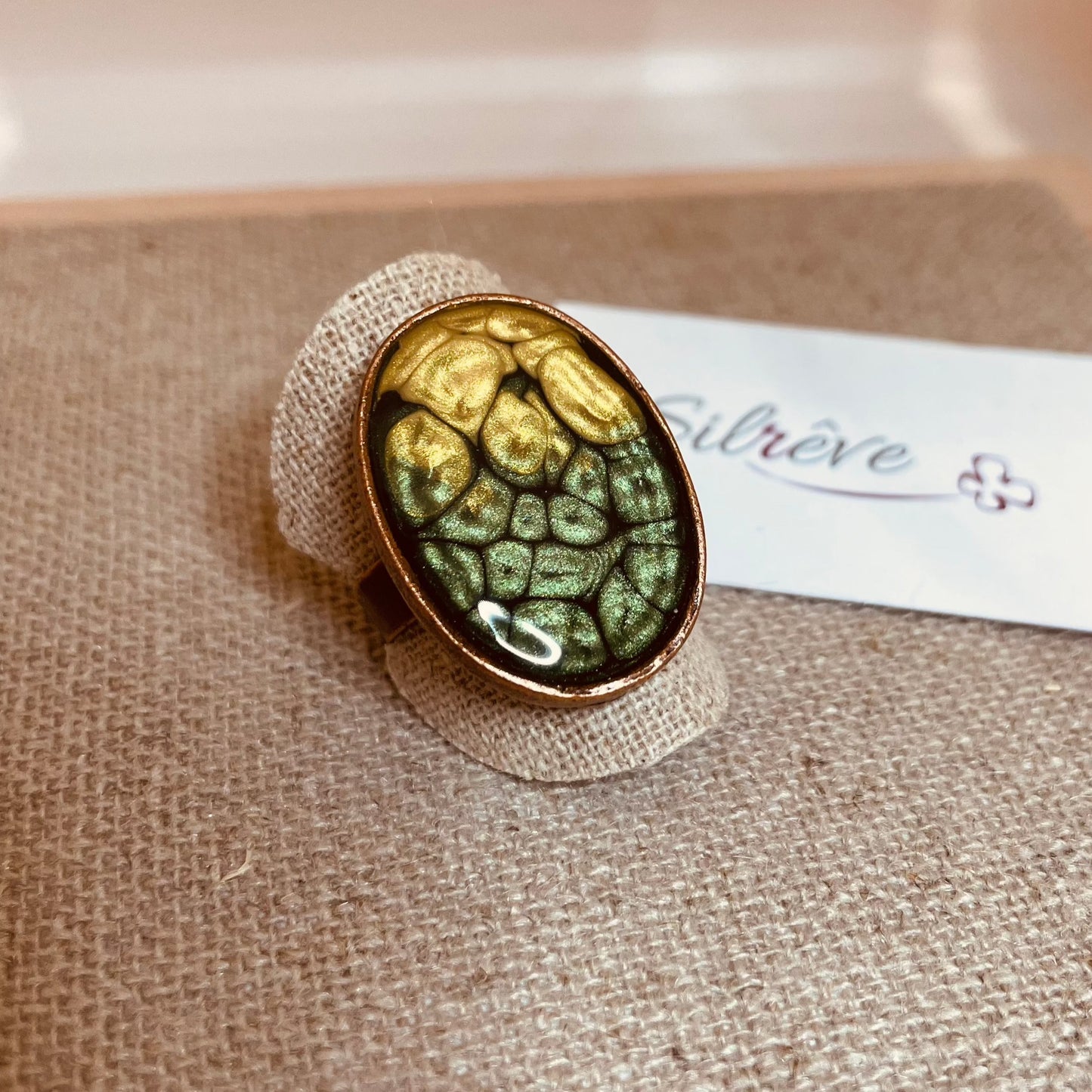 Anello ovale in rame, regolabile, dipinto e vetrificato a mano
