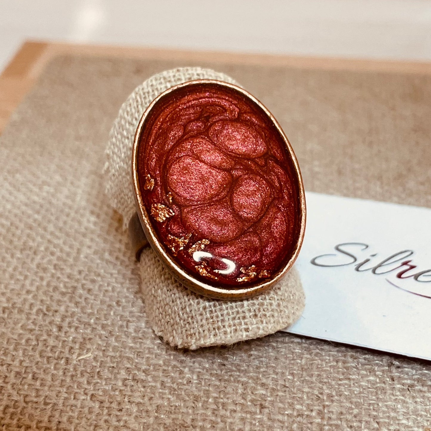 Anello ovale in rame, regolabile, dipinto e vetrificato a mano