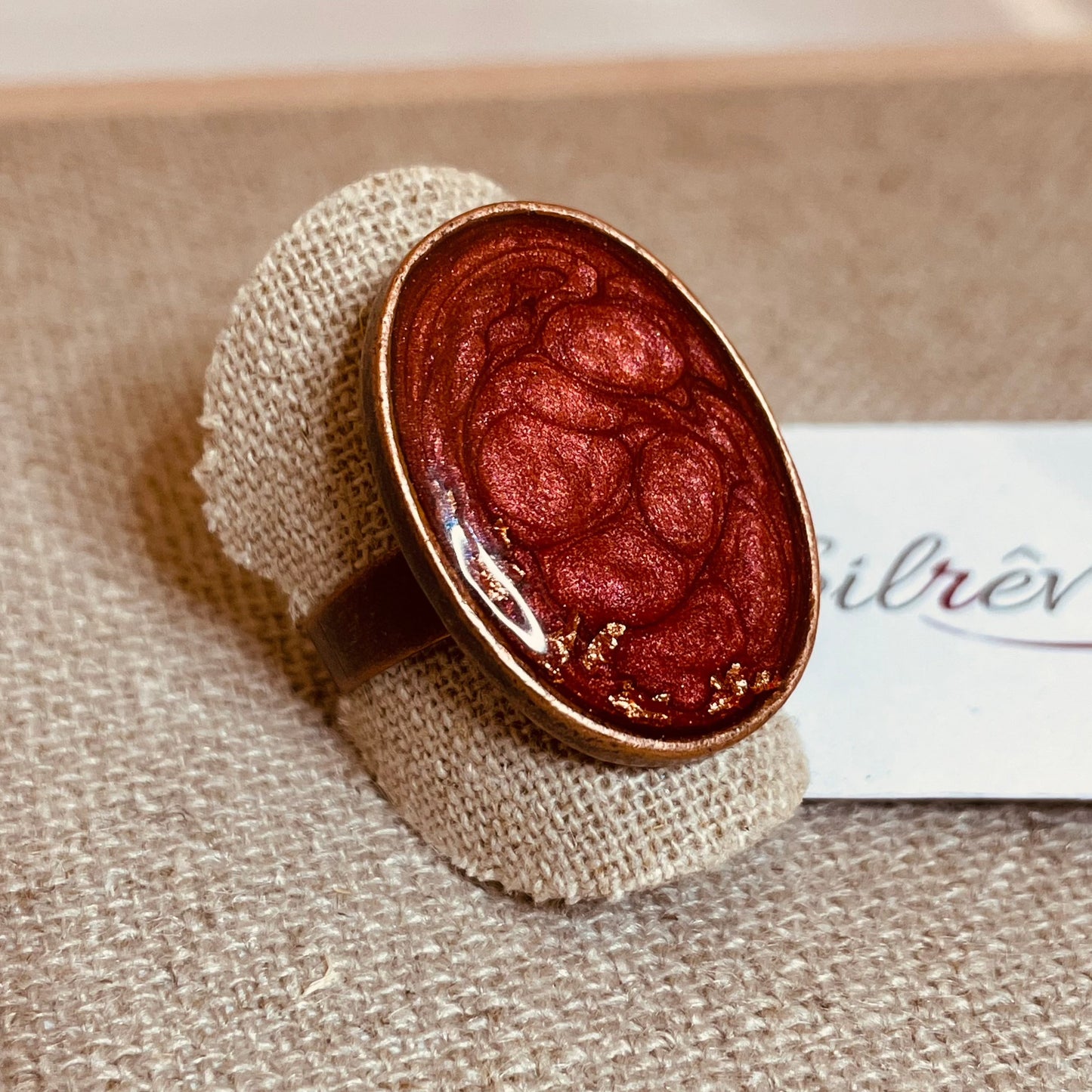 Anello ovale in rame, regolabile, dipinto e vetrificato a mano