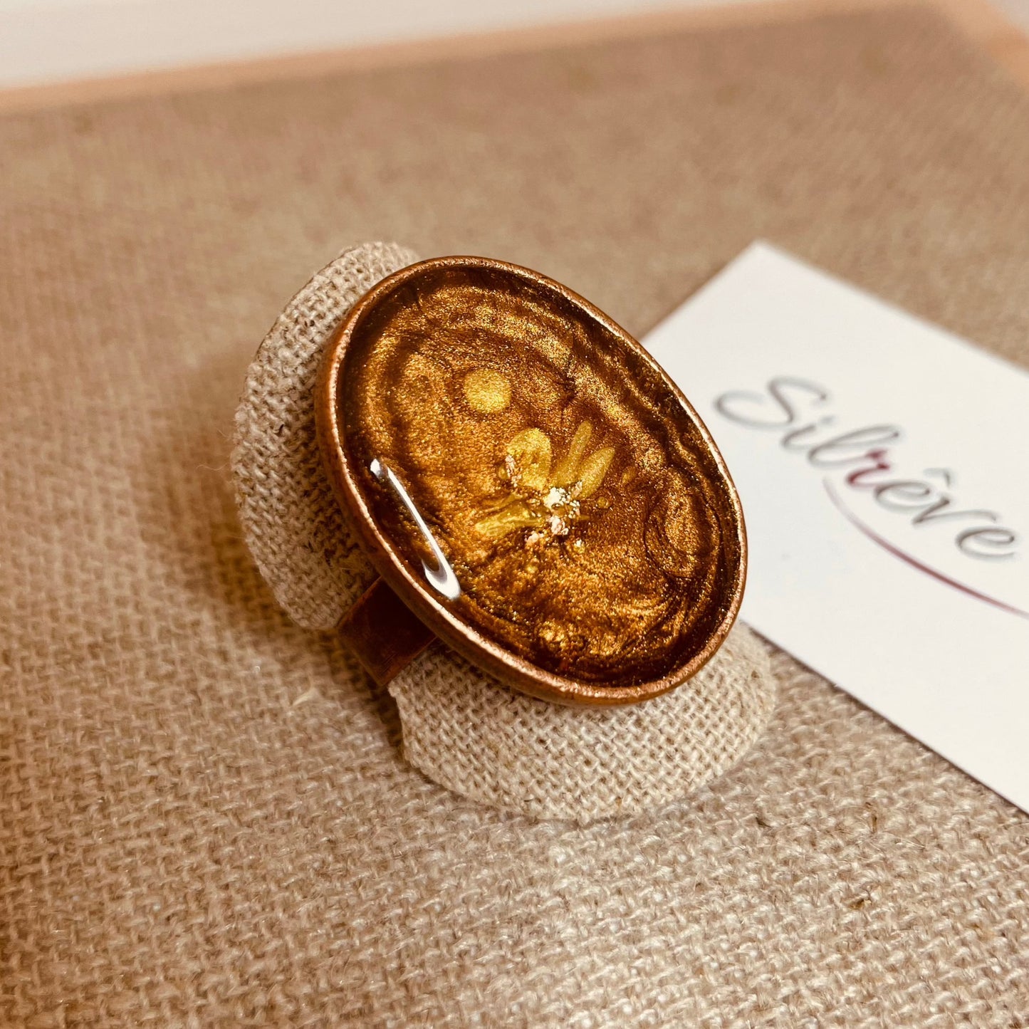 Anello ovale in rame, regolabile, dipinto e vetrificato a mano