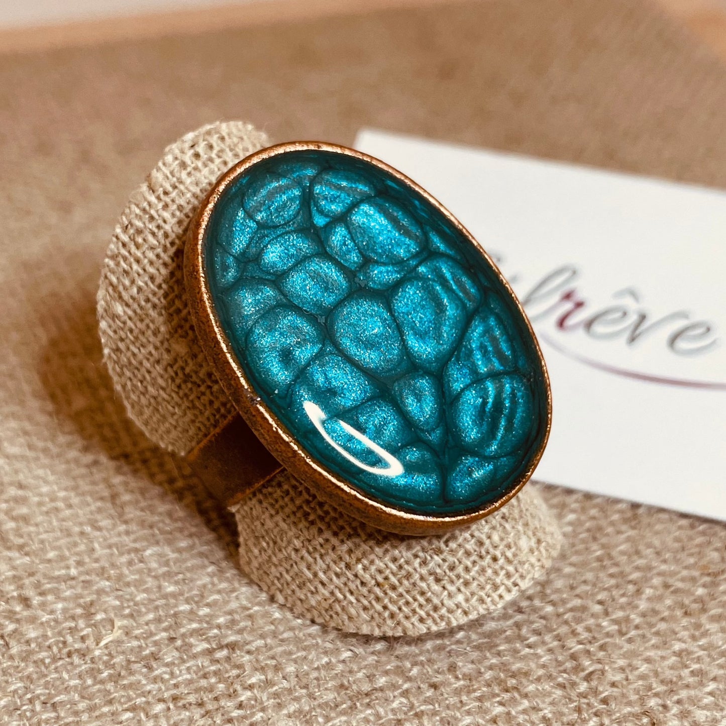 Anello ovale in rame, regolabile, dipinto e vetrificato a mano