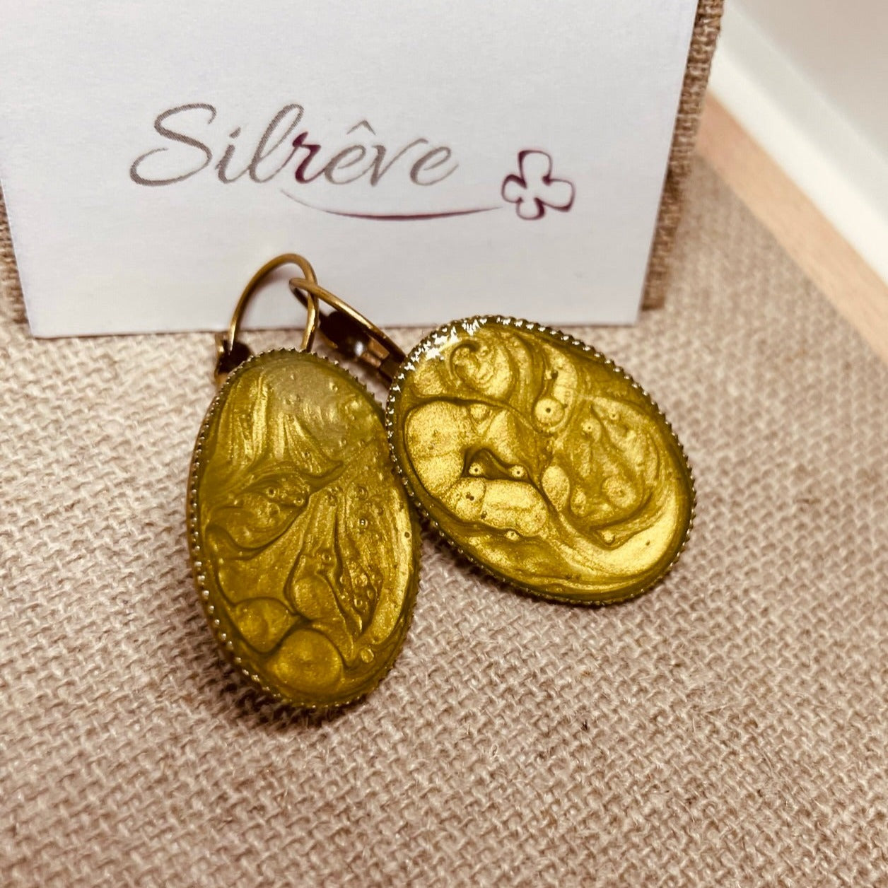 Orecchini ovali in bronzo (large) smaltati e vetrificati amano.
