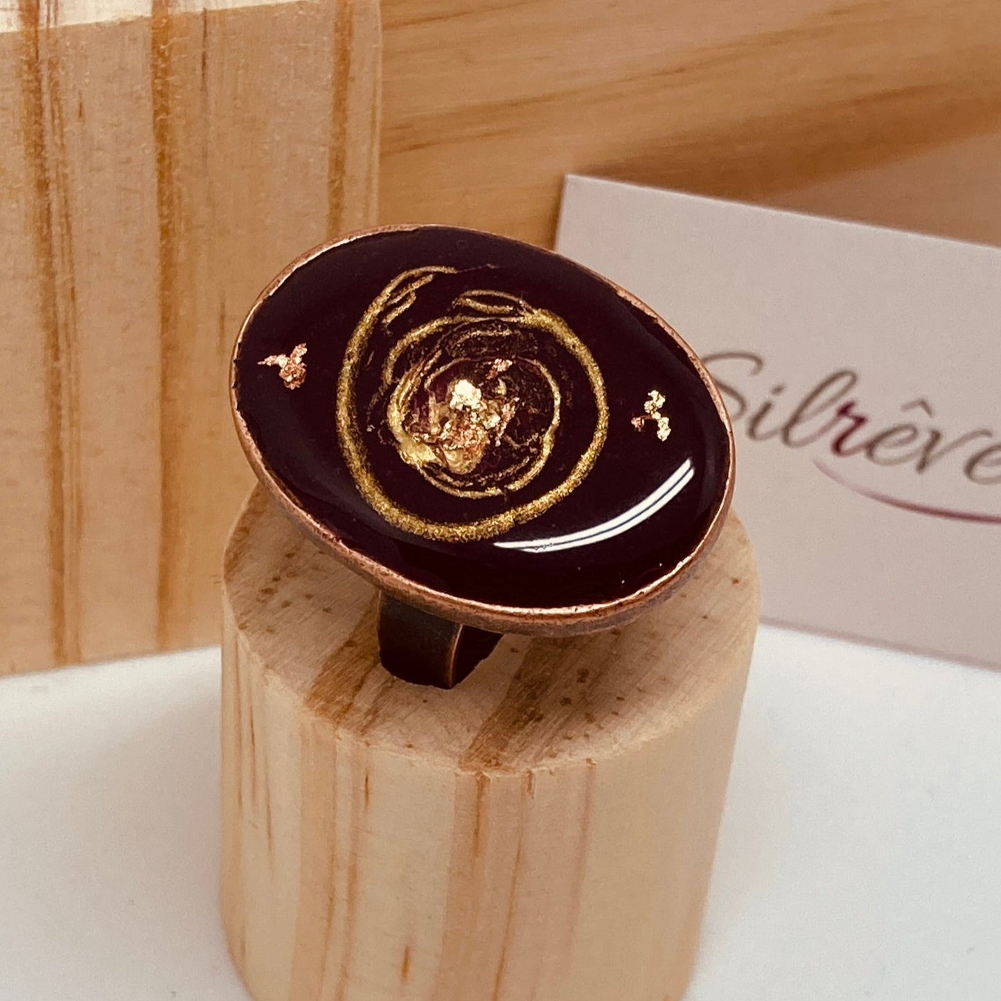 Anello ovale in rame, regolabile, dipinto e vetrificato a mano