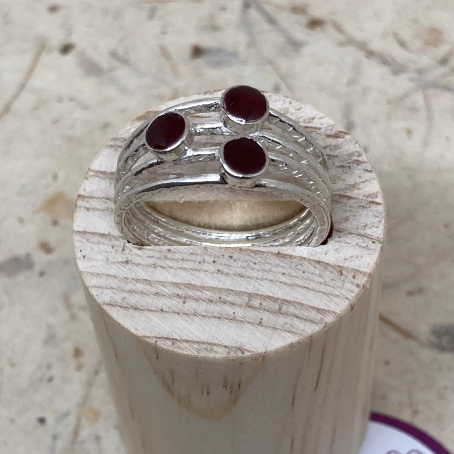 Anello in Ag. 925 rouge-noir , tre castoni