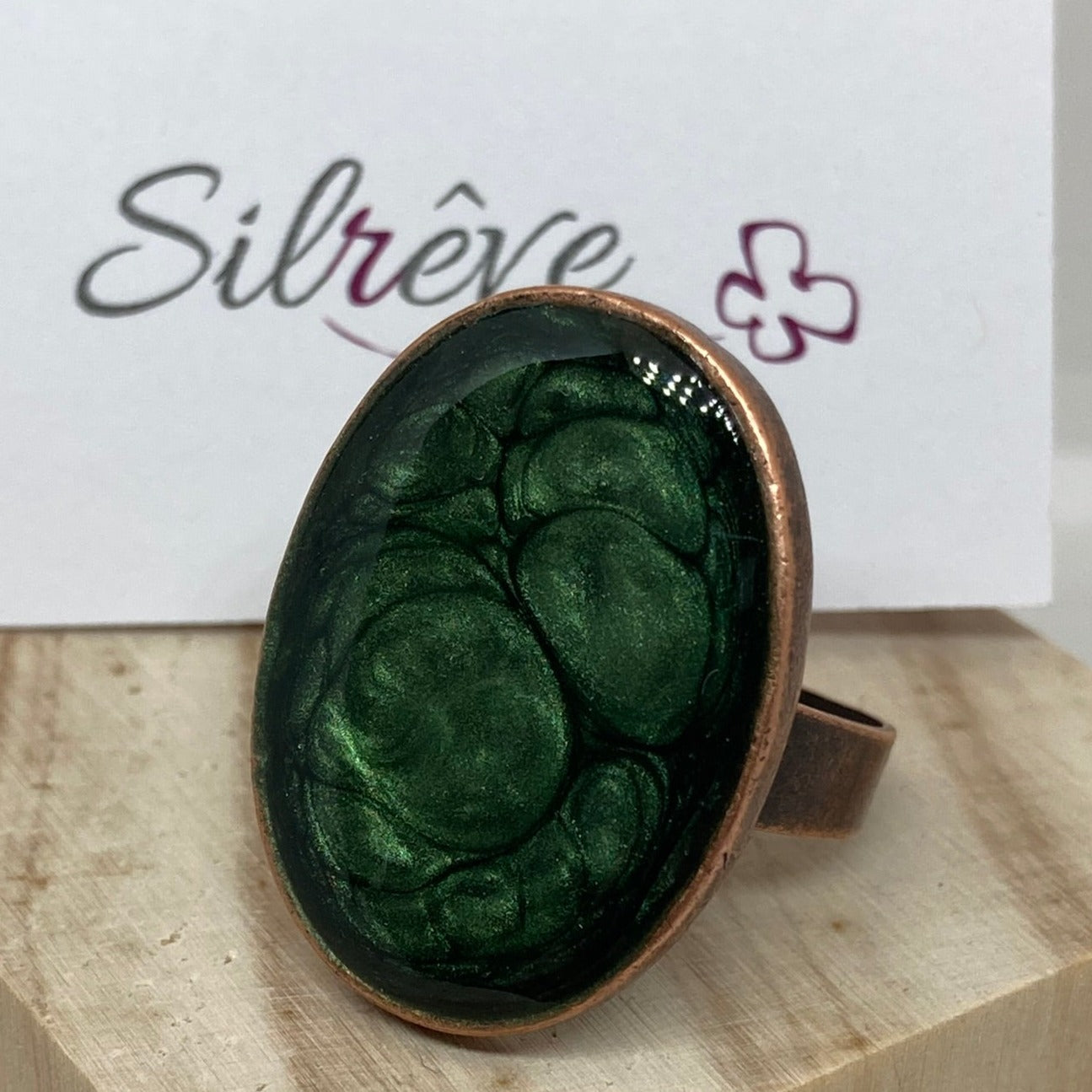 Anello ovale in rame, regolabile, dipinto e vetrificato a mano