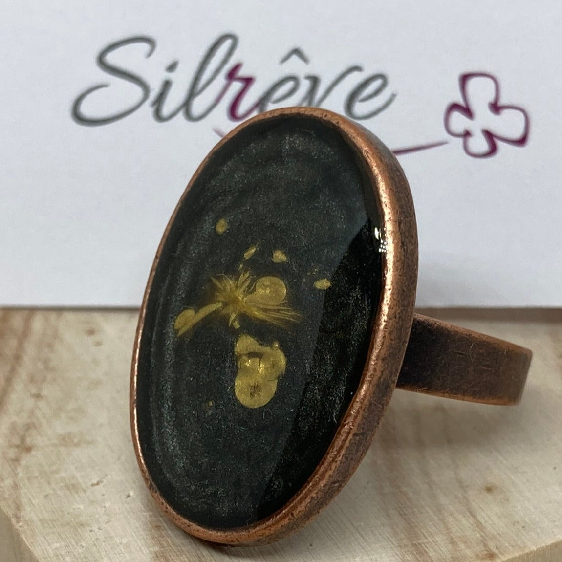 Anello ovale in rame, regolabile, dipinto e vetrificato a mano
