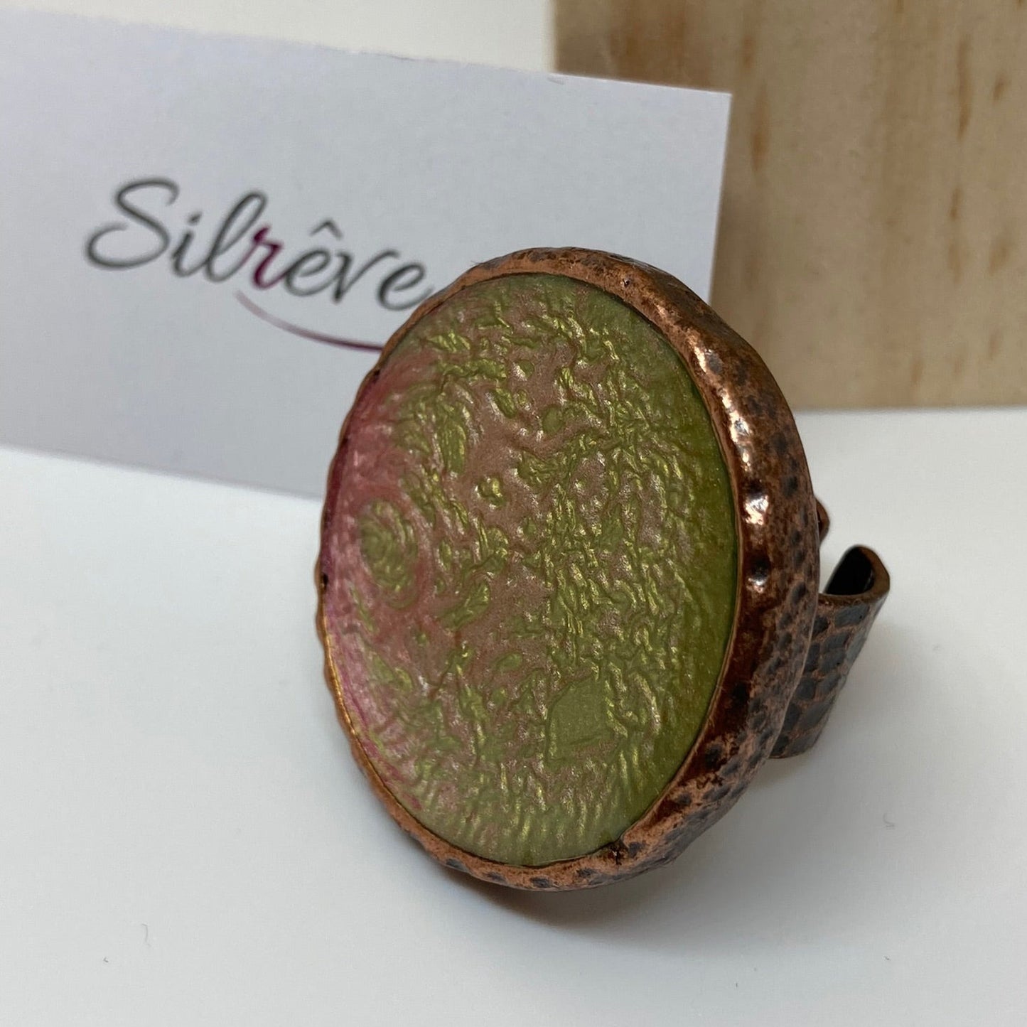 Anello tondo regolabile, in rame rosso