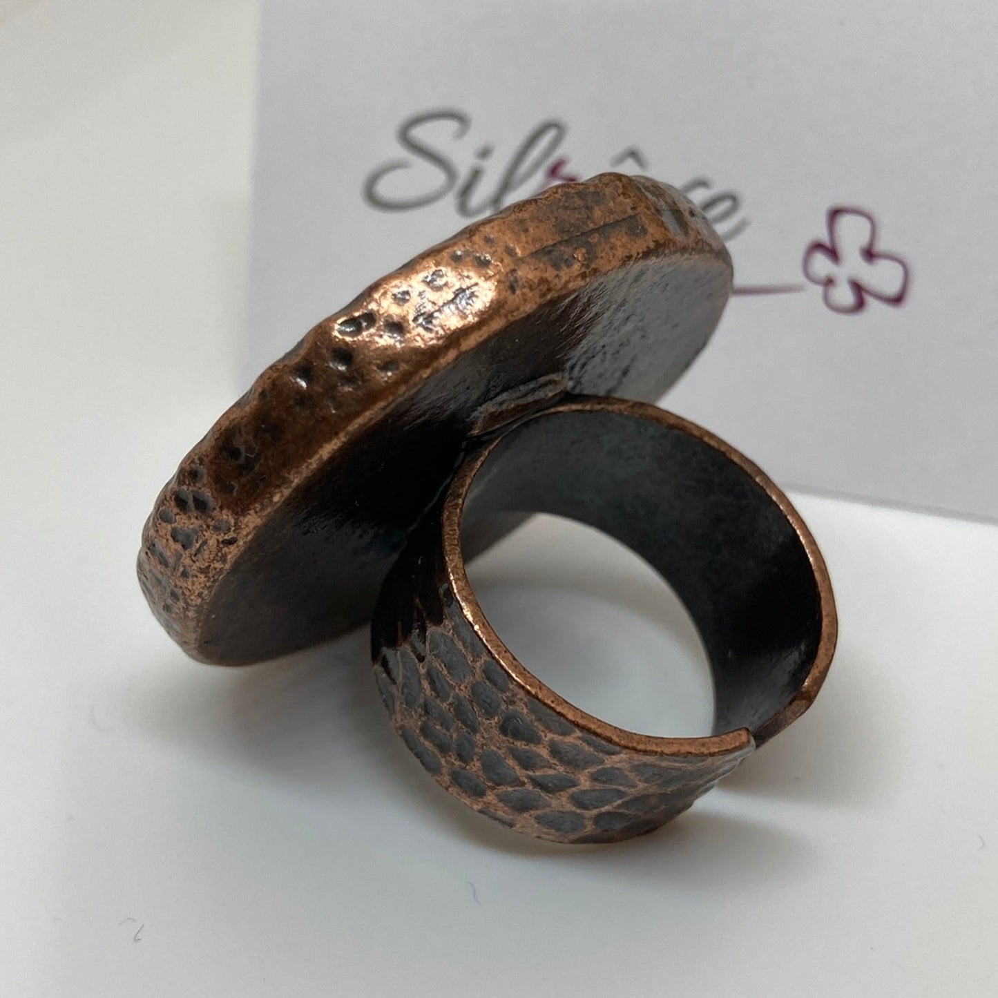 Anello tondo regolabile, in rame rosso