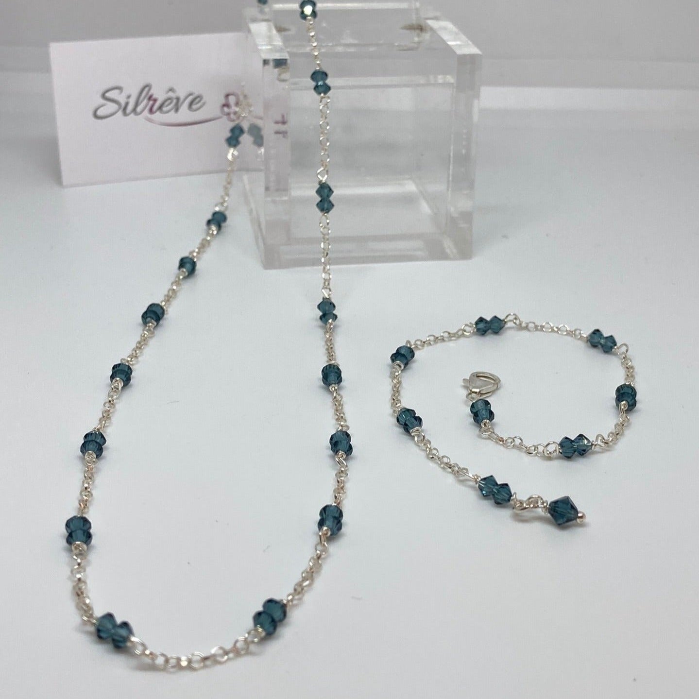 Girocollo rolò in Ag. 925, impreziosito con piccoli cristalli colorati