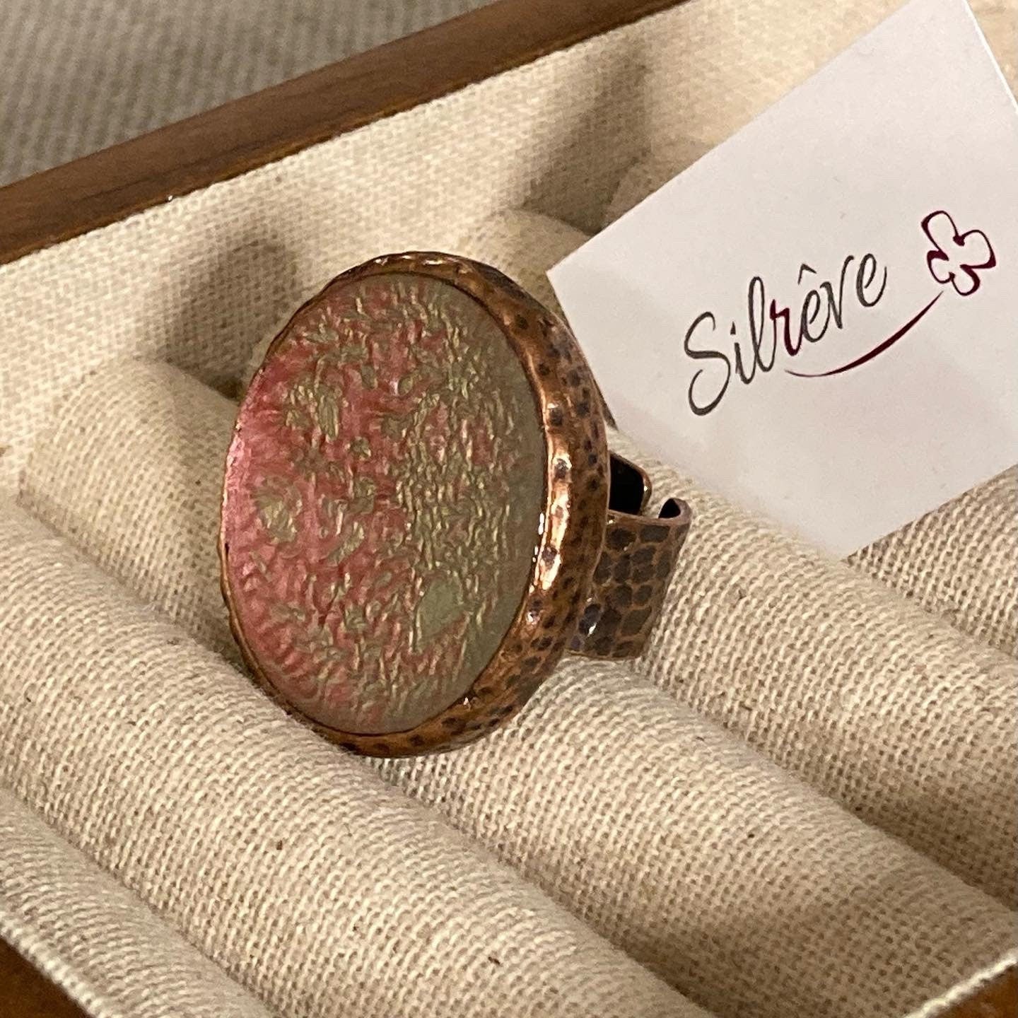 Anello tondo regolabile, in rame rosso