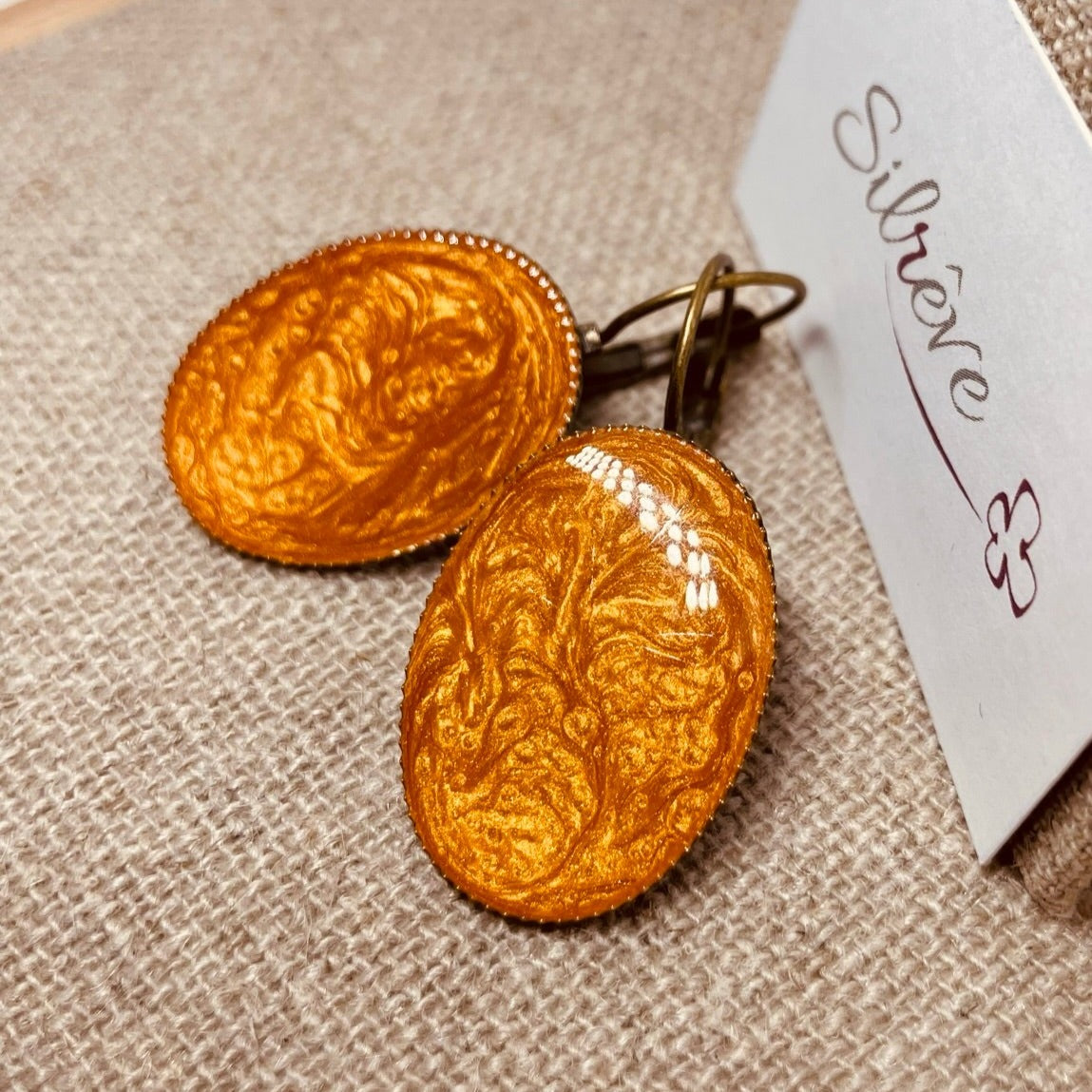 Orecchini ovali in bronzo (large) smaltati e vetrificati amano.