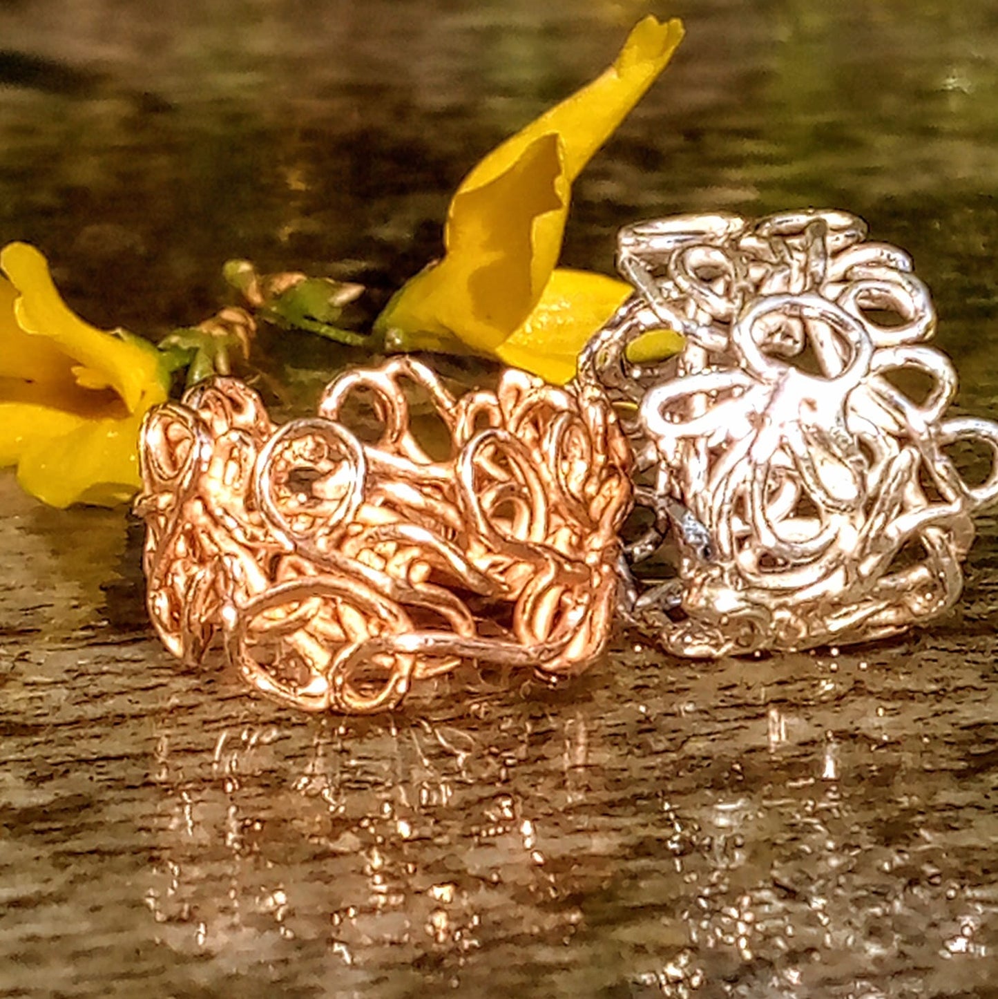 'Fil rouge' anello in bronzo rosso